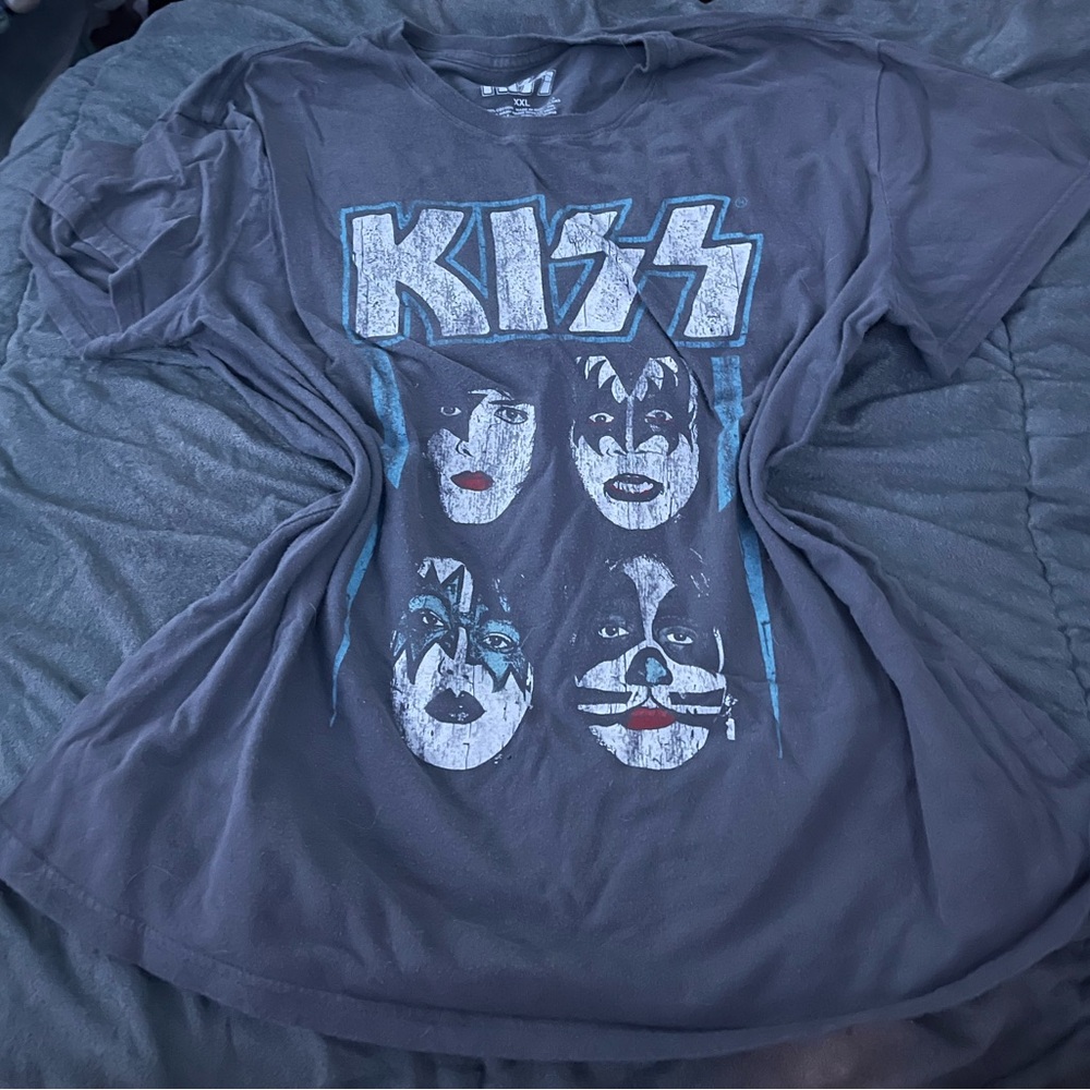 Kiss Band Graphic Tee - Gray and Blue